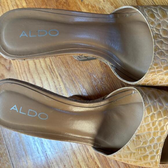 Tan And Cream Aldo Leather - Picture 2 of 4